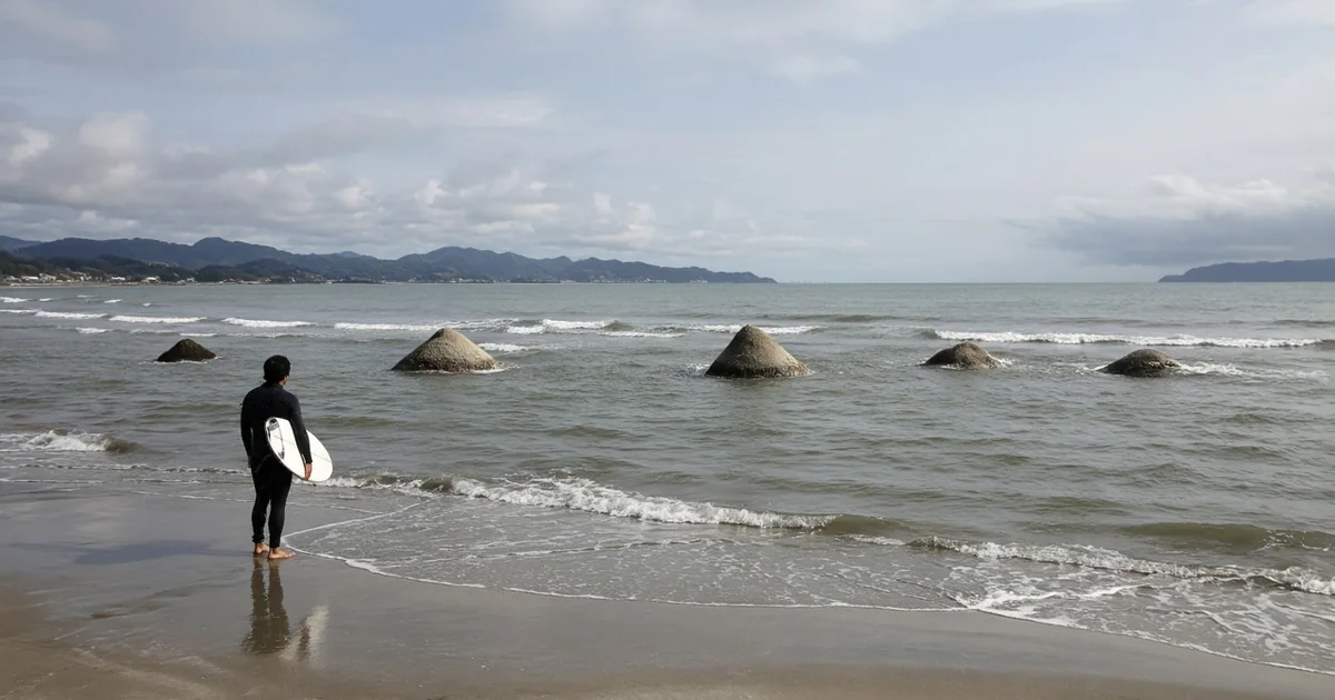 潮と砂の地形で割れる場所を探す